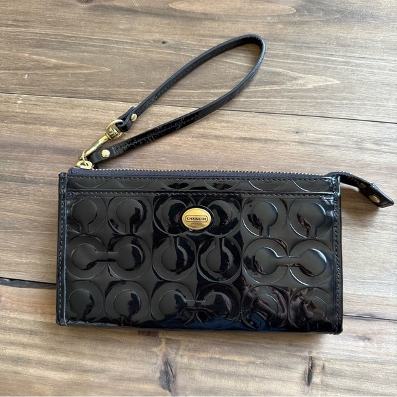 Coach Handbags - Coach Black Patent Leather Wristlet Wallet